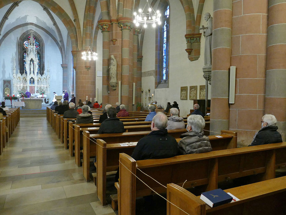Beauftragung zu Lektorat und Akolythat in St. Marien, Volkmarsen (Foto: Karl-Franz Thiede)